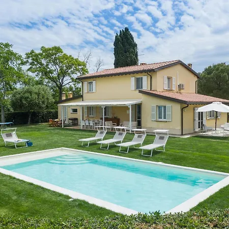 Selene Villa *